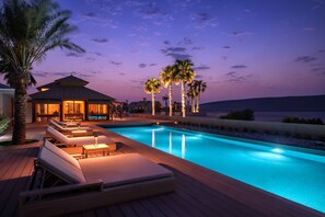 Hồ bơi ngoài trời, dù/ô trên bãi biển/hồ bơi