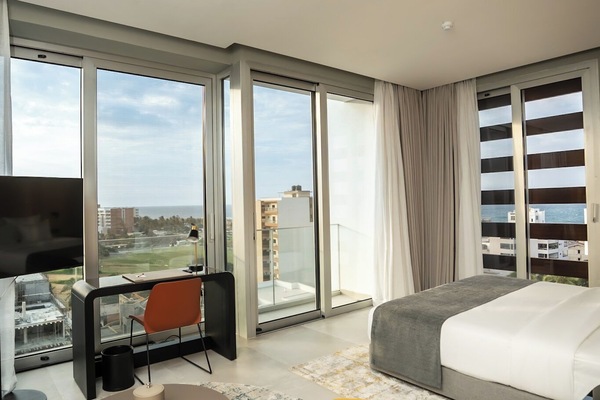 Quarto superluxo | Cofres nos quartos, cortinas blackout, quartos à prova de som