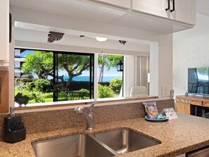 Interior - Beautiful Oceanfront Condo - CasaDeEmdeko 137 (Kailua-Kona)