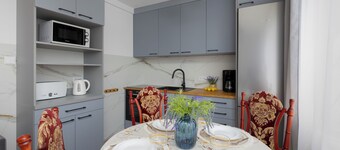 Unique Apartment for 5 by Renters