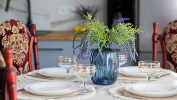 Apartment, 2 Bedrooms, Balcony | Private kitchen | Microwave, oven, electric kettle, toaster