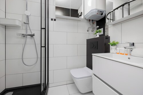 Unique Apartment for 5 by Renters