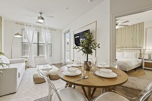 1 bedroom, WiFi, bed sheets, wheelchair access - Spacious 1B w Pool Near Toyota HQ, The Star, Legac (Frisco)