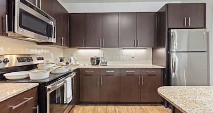 Modern 2B2B Near The Star, Toyota HQ, Legacy West