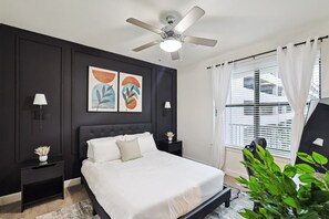 2 Schlafzimmer, Schreibtisch, Bügeleisen/Bügelbrett, WLAN