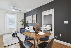 Dining - Chic and Stylish 2B near Legacy West  Wi-Fi, Fitne (Frisco)