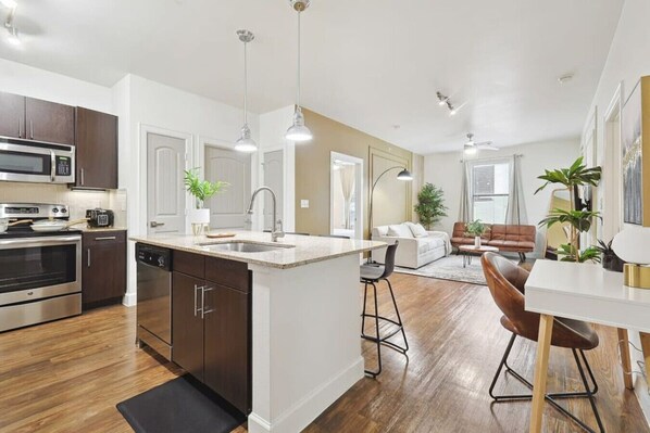 Fridge, microwave, oven, stovetop