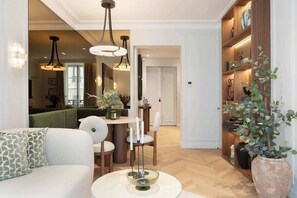 Interior - The Lander - Serviced 2BR/2BA - Opéra I (Paris)