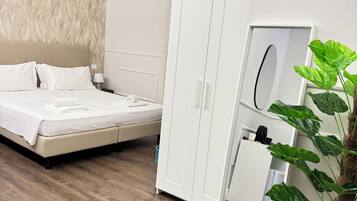 Standard Triple Room | Hypo-allergenic bedding, down comforters, desk, soundproofing