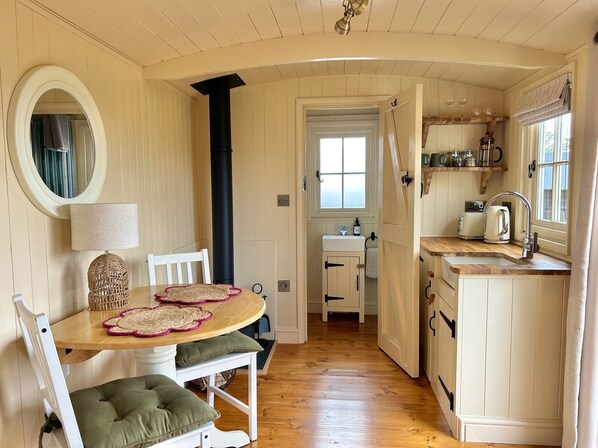 Fridge, coffee/tea maker, electric kettle, toaster