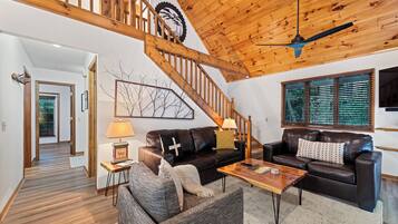 Smart TV, fireplace, table tennis