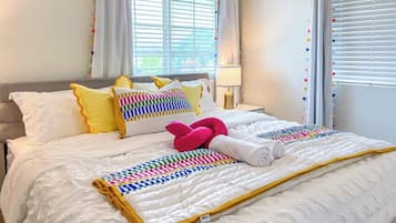 4 bedrooms, desk, iron/ironing board, WiFi