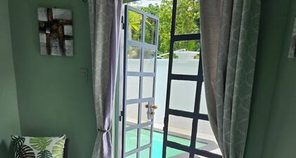 Charming bed & breakfast with pool view