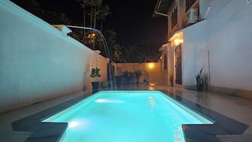 Piscine extérieure, piscine chauffée