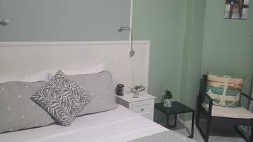1 bedroom, desk, iron/ironing board, WiFi