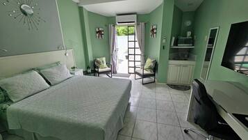 1 camera, una scrivania, ferro/asse da stiro, Wi-Fi