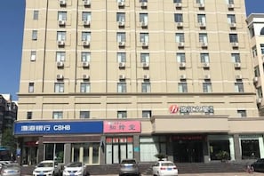 Exterior - Jinjiang Inn Select Hotel (Tianjin Tanggu Subway Station Zhongxin North Road) (Tianjin)