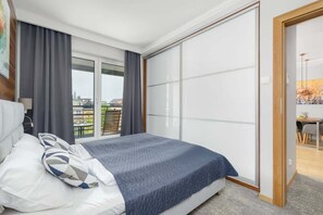5 habitaciones, tabla de planchar con plancha, wifi y ropa de cama 