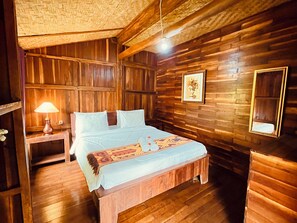 Classic Villa, 2 Bedrooms, Garden View