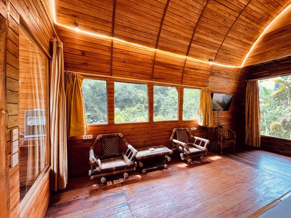 Exclusive Suite | Living area