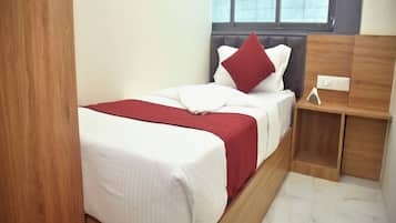 Standard Cabin | Premium bedding, free WiFi, bed sheets