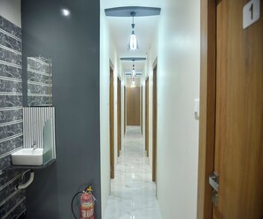 Lobby - Vogue Cabin Stay Near NESCO (Mumbai)