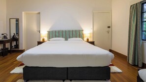 5 bedrooms, free WiFi - Ol Endeti House (Chaka)