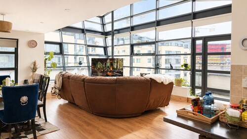 Panoramic Two-bedroom Penthouse