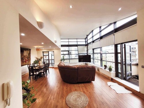 Panoramic Two-bedroom Penthouse