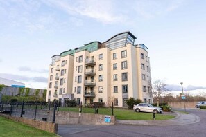 Exterior - Panoramic Two-bedroom Penthouse (Cork)