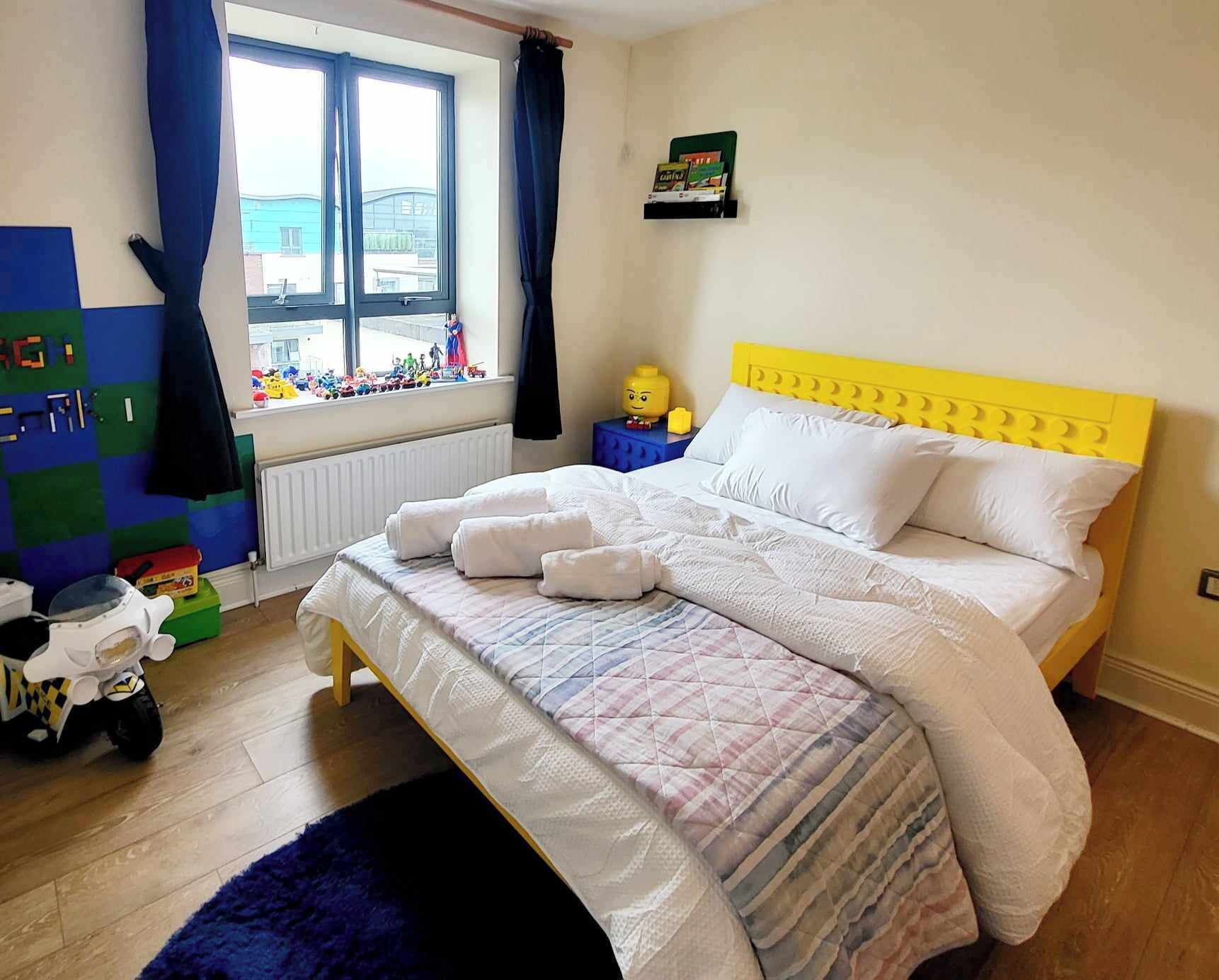 2 bedrooms, desk, iron/ironing board, travel cot