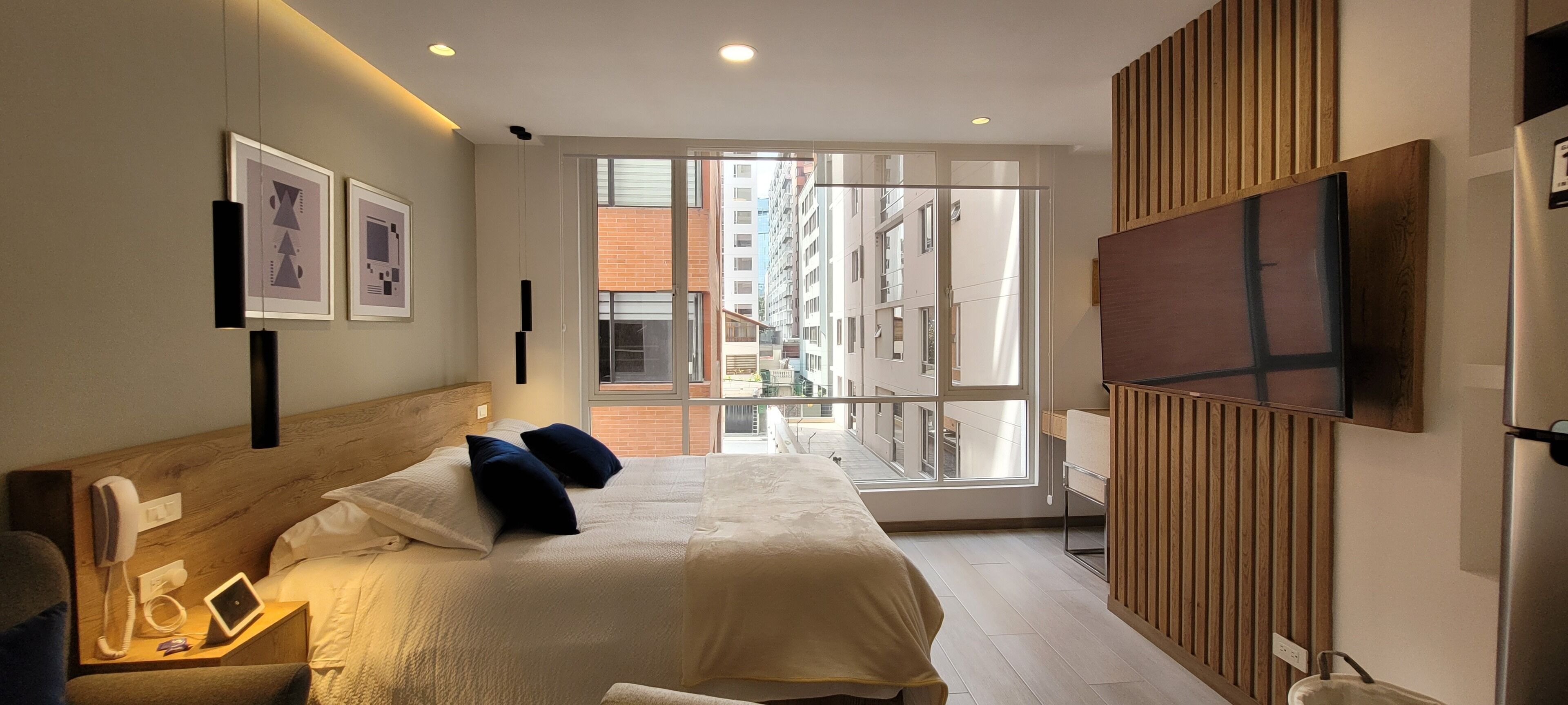 Individuell dekoriert, individuell eingerichtet, Schreibtisch