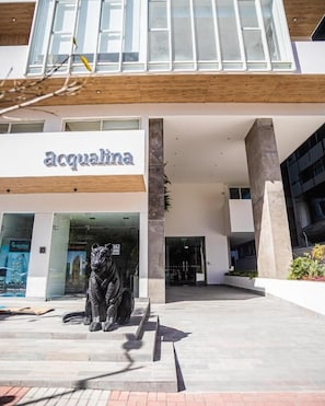 Front of property - Acqualina Suites and Spa (Quito)