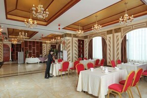 Restaurant - Vienna Zhihao Hotel (Chengdu Kuanzhai Alley Zizhuhan Road East Subway Station) (Chengdu)