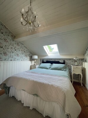 1 slaapkamer, een kluis op de kamer, een strijkplank/strijkijzer