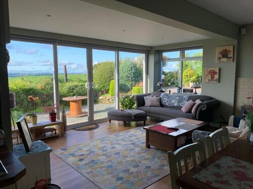 Country Cosy Cottage 