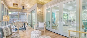 Stunning new Night Heron home, great location!