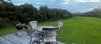 Historic Harkers Island Bungalow