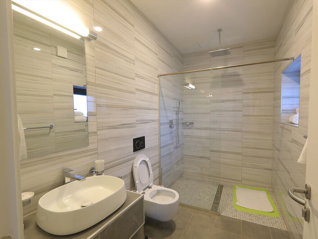 Presidential Villa | Bathroom | Shower, bathrobes, towels