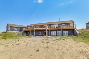 House (3 Bedrooms) | Interior - Mountain-view Retreat in Lander w/ Private Yard! (Lander)