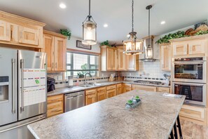 House (3 Bedrooms) | Interior - Mountain-view Retreat in Lander w/ Private Yard! (Lander)