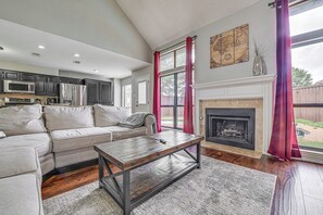 House (4 Bedrooms) | Interior - 6 Mi to Dtwn! Family Home w/ Pool in Carrollton (Carrollton)