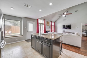 Interior - 6 Mi to Dtwn! Family Home w/ Pool in Carrollton (Carrollton)