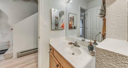 Cloudcroft Townhome on Golf Course w/ Deck!