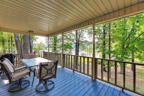 Waterfront Wheeler Lake Home w/ Furnished Deck