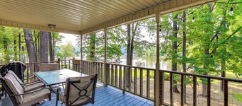 Waterfront Wheeler Lake Home w/ Furnished Deck