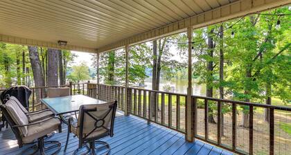 Waterfront Wheeler Lake Home w/ Furnished Deck