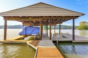 House (4 Bedrooms) | Interior - Waterfront Wheeler Lake Home w/ Furnished Deck (Athens)