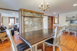 Apartment (1 Bedroom) | Interior - Walk to Memorial Park: Pet-friendly Bethlehem Home (Bethlehem)