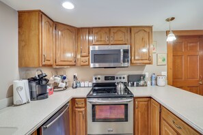 Apartment (1 Bedroom) | Interior - Walk to Memorial Park: Pet-friendly Bethlehem Home (Bethlehem)